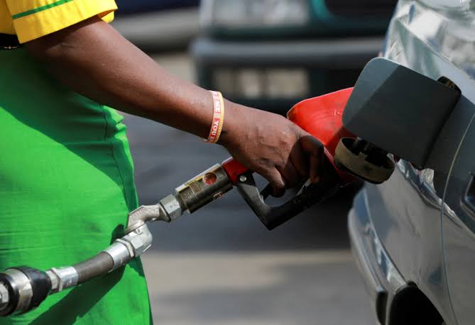FG offers 30-day petrol discount, targets ₦1,350 ex-gantry price ceiling