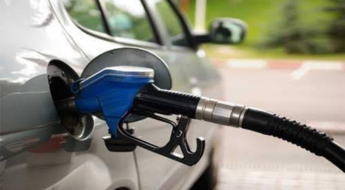 FG, Dangote Refinery, marketers meet over petrol price cuts amid falling global crude prices